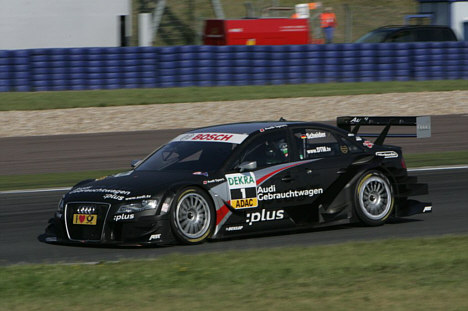Timo Scheider førte an i gruppen af Audi'er på Motopark Oschersleben.